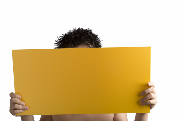 Желтый плакат, поднятый руками
 - Фото, изображение