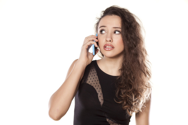 έφηβος κορίτσι μιλάει στο τηλέφωνο - Φωτογραφία, εικόνα