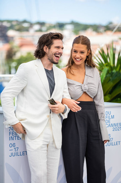 CANNES, FRANCE - JULY 13, 2021: Franois Civil and Adele Exarchopoulos attend the "Bac Nord" photocall during the 74th annual Cannes Film Festival - Valokuva, kuva