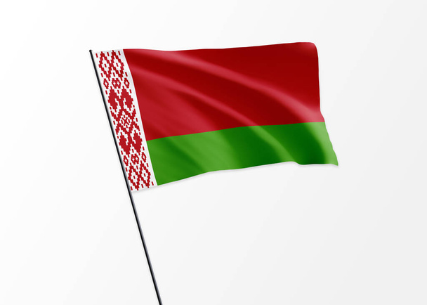 ベラルーシは孤立した背景の中で高い飛行旗ベラルーシ独立記念日。世界国旗コレクション - 写真・画像