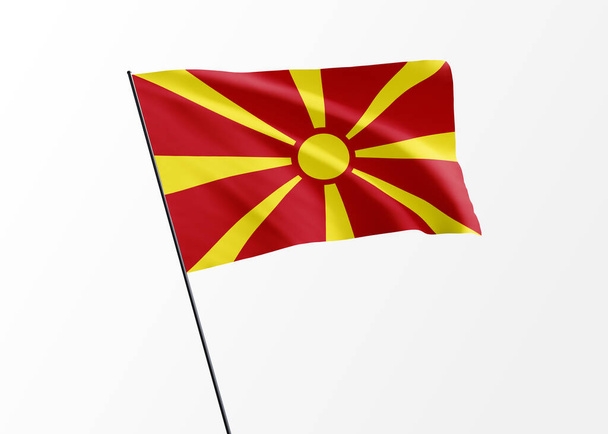 Flaga macedońska powiewająca wysoko w izolowanym tle Kolekcja flagi narodowej Macedonii - Zdjęcie, obraz