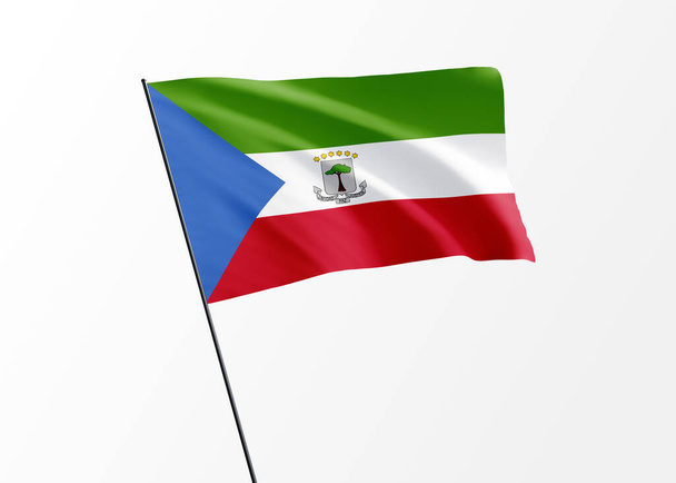 Bandera de Guinea Ecuatorial ondeando alto en el fondo aislado Día de la Independencia de Guinea Ecuatorial Ilustración 3D World national flag collection - Foto, imagen