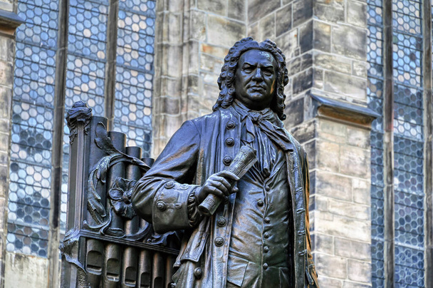 Johann Sebastian Bach's statue in front of St. Thomas Church in Leipzig - Fotoğraf, Görsel