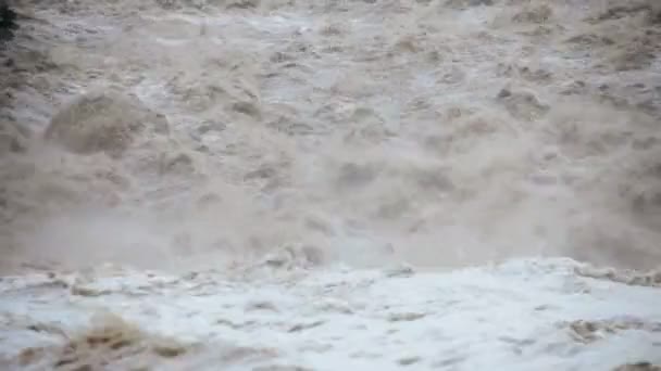 rychle tekoucí řeky zatopené po déšť bouře, usa - Záběry, video