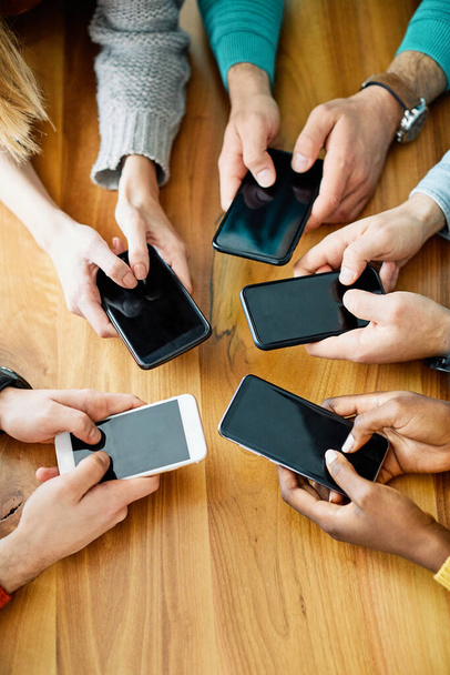 mobile phone group hand smartphone communication textin cell - Φωτογραφία, εικόνα