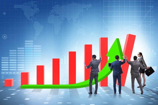 Geschäftsleute unterstützen Wirtschaftswachstum auf Chart - Foto, Bild