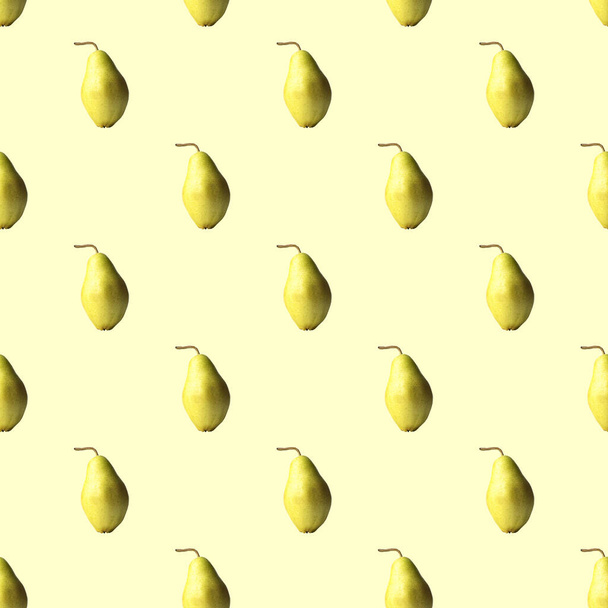 A pattern of ripe, juicy, yellow pears on a light yellow background. Pear Wallpaper - Fotoğraf, Görsel