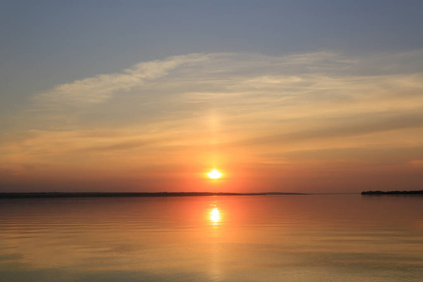 nice sunset landscape on lake - Fotografie, Obrázek