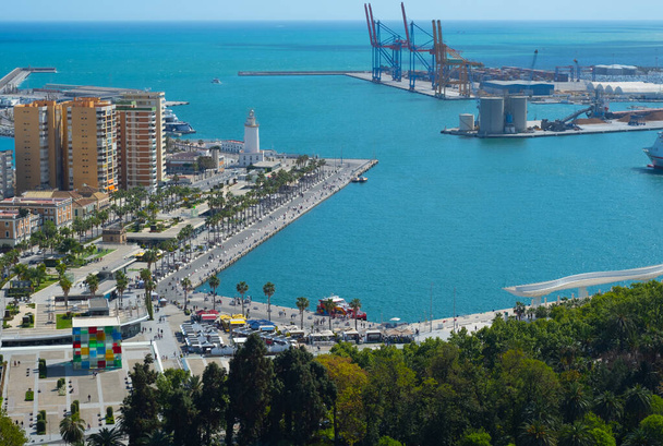 Letecký pohled na přístav Malaga v létě. - Fotografie, Obrázek