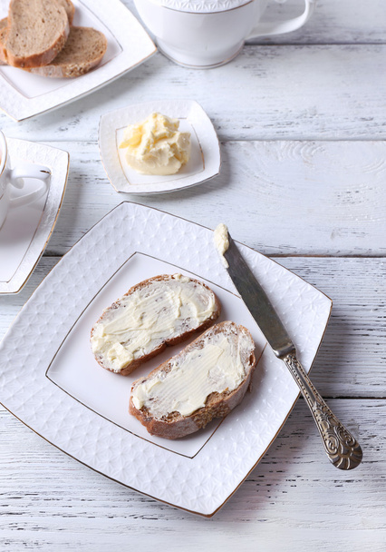čerstvý chléb s máslem - Fotografie, Obrázek