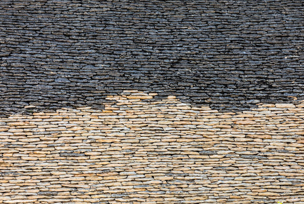Perinteinen laatoitettu katto Dordogne, joka kerran melko yleinen alueella on tulossa hyvin harvinaista. Aquitaine, Ranska - Valokuva, kuva