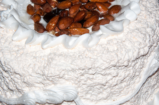 Губний торт з мигдалем
 - Фото, зображення