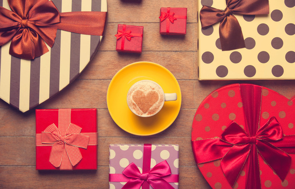 Tasse de café et cadeaux de Noël
. - Photo, image