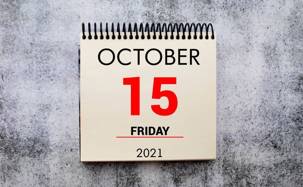 Guardar la fecha escrita en un calendario - 15 de octubre
, - Foto, imagen