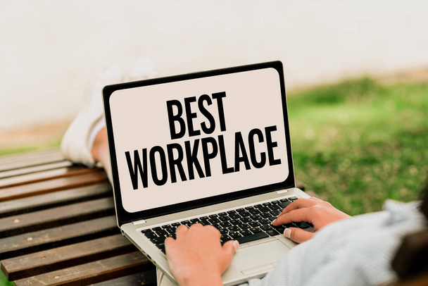 Inspiration showing sign Best Workplace. Word for helps employees to grow individually Promotes meritocracy Voice And Video Calling Capabilities Connecting People Together - Valokuva, kuva