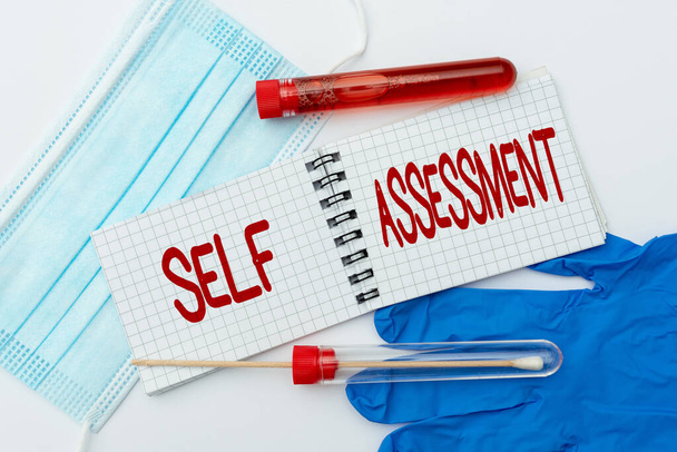 Ručně psané označení Self Assessment. Obchodní přehlídka hodnocení sebe sama nebo jeden s je akce a postoje Poznámky k výzkumu pro prevenci virů, plánování léčebných postupů - Fotografie, Obrázek