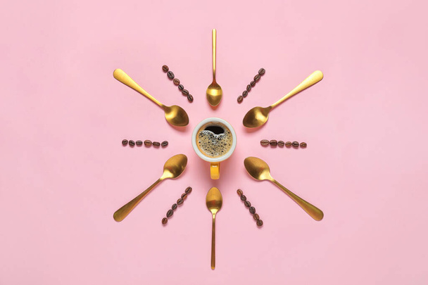 Composition with cup of coffee, spoons and coffee beans on color background - Фото, изображение