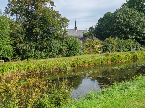 Marienthal falu a folyón issel Németországban - Fotó, kép