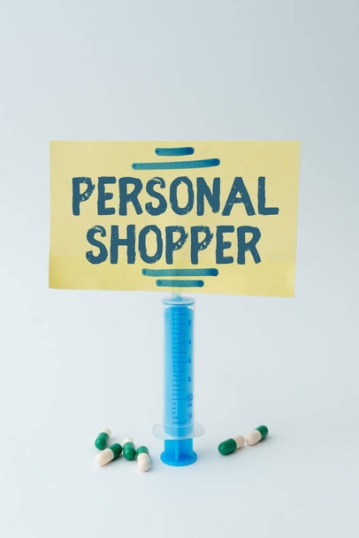 Handschrift Personal Shopper. Concept betekent individu die wordt betaald om een ander te helpen om goederen te kopen Schrijven Belangrijke medische notities Laboratorium testen van nieuwe infecties - Foto, afbeelding