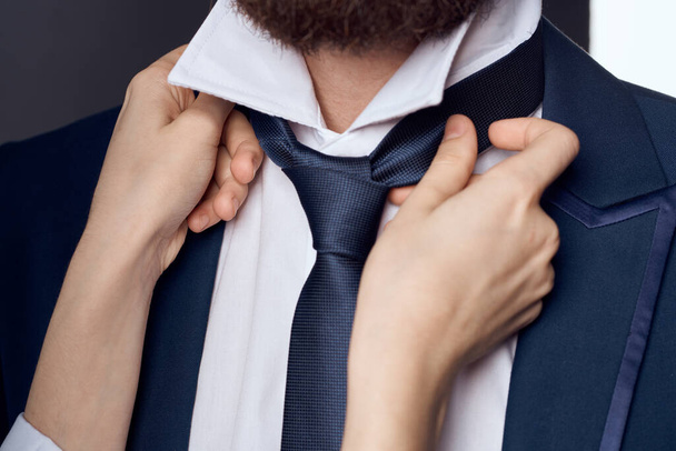 biznesmen w garniturze krawat pewność siebie - Zdjęcie, obraz