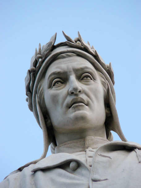 Neapol (Itálie). Mramorová tvář Dante Alighieri na Dante náměstí v historickém centru města Neapole - Fotografie, Obrázek