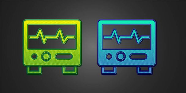 Monitor de ordenador verde y azul con icono de cardiograma aislado sobre fondo negro. Icono de monitoreo. Monitor ECG con latidos cardíacos dibujados a mano. Vector - Vector, imagen