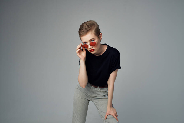 short haired woman with sunglasses fashion isolated background - Photo, Image
