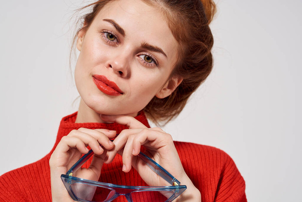 portrait of a woman in a red sweater Lifestyle Studio fun model - Foto, Bild