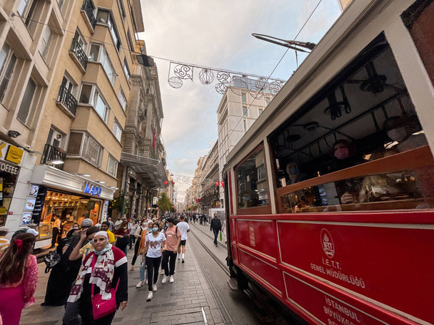 Istanbul, Turkey - September 15, 2021: View from Beyoglu streets, generic architecture in Istanbul most popular district. - Foto, Imagen