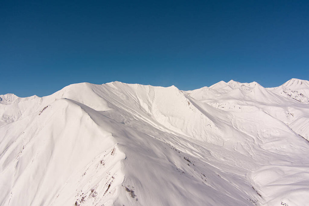 góry pokryte śniegiem, widok z góry - Zdjęcie, obraz