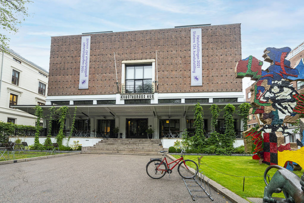 Oslo, Norway. September 2021. exterior view of the Kunstnernes Husgalleria art gallery in the city center - Foto, imagen
