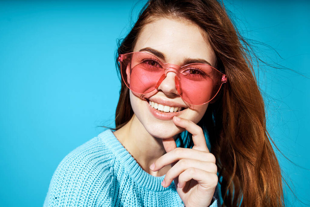 beautiful woman in fashionable glasses isolated background - Zdjęcie, obraz