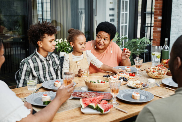 Family Dining Outdoors Together - Foto, Imagem