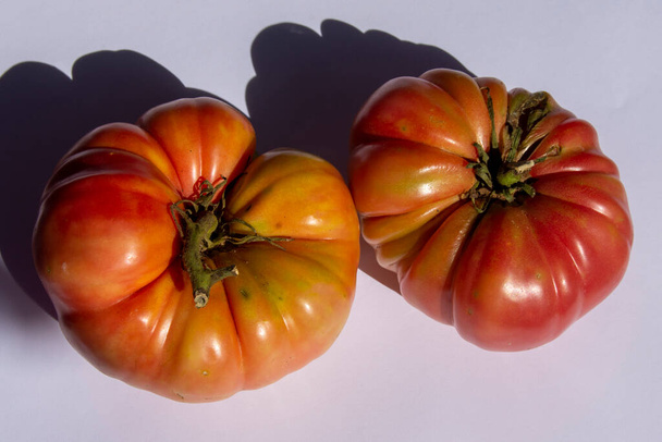 Agricoltura e alimentazione sana, pomodori moreschi dal giardino - Foto, immagini