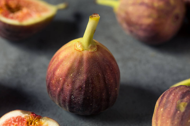 Raw Organic Brown Figs Ready to Eat - Foto, Bild