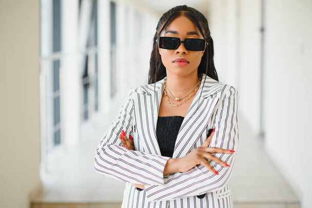 african american business woman in sunglasses - Valokuva, kuva