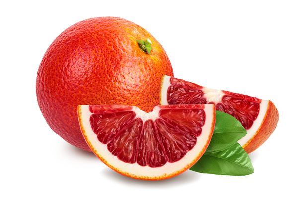 Krvavě červené pomeranče izolované na bílém pozadí s oříznutou dráhou a plnou hloubkou pole - Fotografie, Obrázek