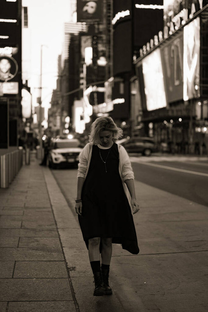 New York Manhattan Times Square, young beautiful woman tourist. - Фото, зображення