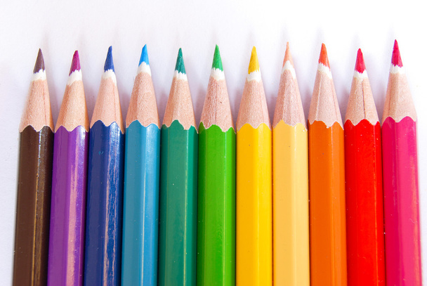 Χρώματα μολύβια σε λευκό φόντο - Φωτογραφία, εικόνα