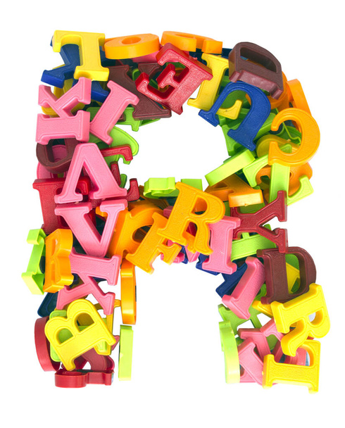 Písmeno R s magnetickými písmeny hračky izolovanými na bílém - Fotografie, Obrázek