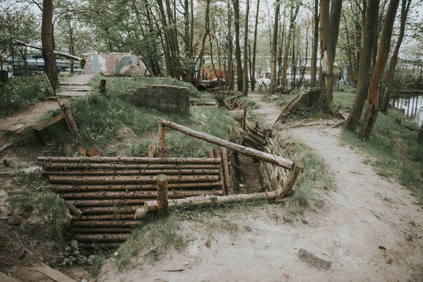 Polonya 'nın Swinoujscie kentinde 2. Dünya Savaşından Askeri Müze. - Fotoğraf, Görsel