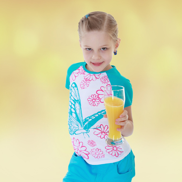 girl drinking juice - Foto, Imagen