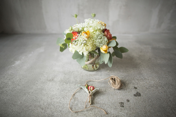 Wedding bouquet in a rustic style with boutonniere - Foto, Imagem