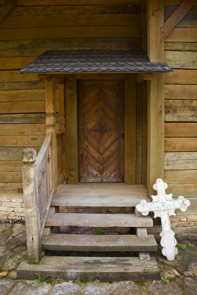 Fragment dřevěného kostela ve Village Museum v Kišiněvě, Moldavsko - Fotografie, Obrázek