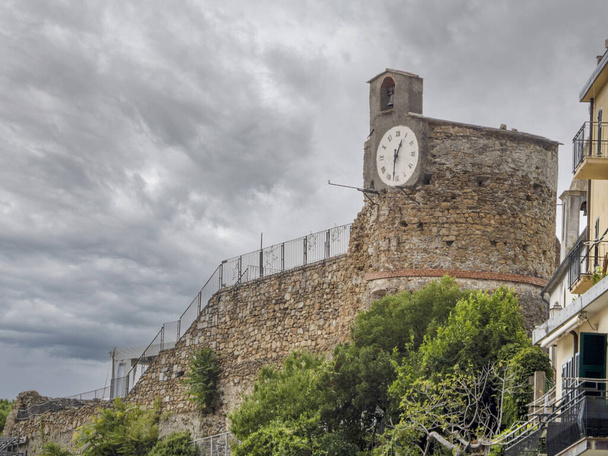 riomaggiore cinque terre pictoresque village liguria italy castle - Foto, Imagem