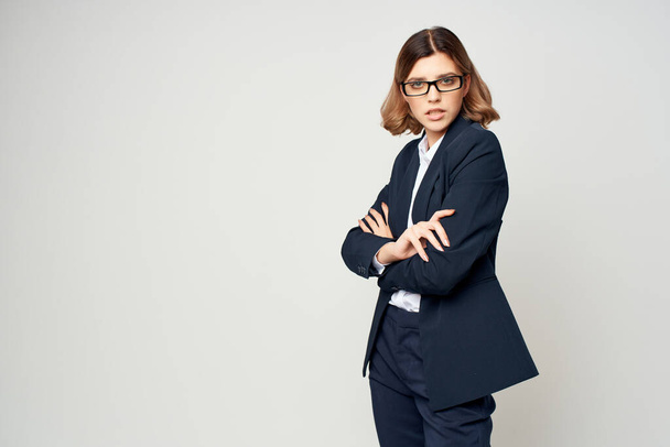 Geschäftsfrau posiert für Büroarbeit Lifestyle isolierter Hintergrund - Foto, Bild