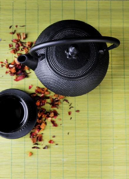Black teapot bowl and tea - Photo, Image