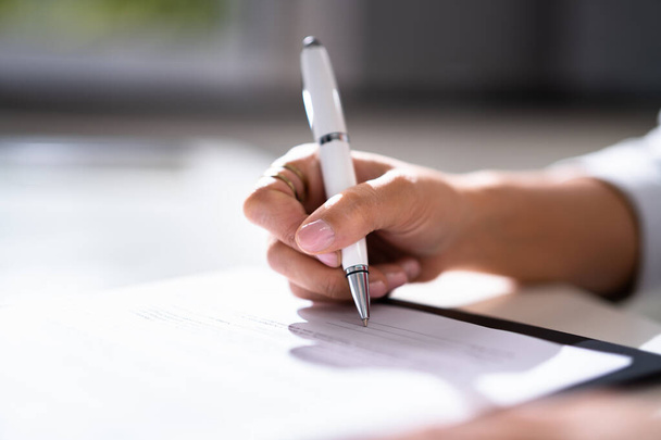 Lawyer Signing Business Contract Paper Document With Pen - Foto, Imagem