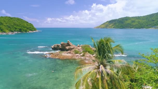 Luftaufnahme Erstaunliche Meeresstrand schöne Insel Phuket Reisen und Tour Hintergrund Hochwertige Videoaufnahmen von Drohnen-Kamera Hohe Blickwinkel - Filmmaterial, Video