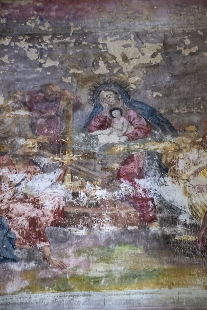 pintura mural dentro de una iglesia ortodoxa, pueblo de Buyakovo, provincia de Kostroma, Rusia. El año de construcción es 1810. Actualmente, el templo está abandonado. - Foto, Imagen